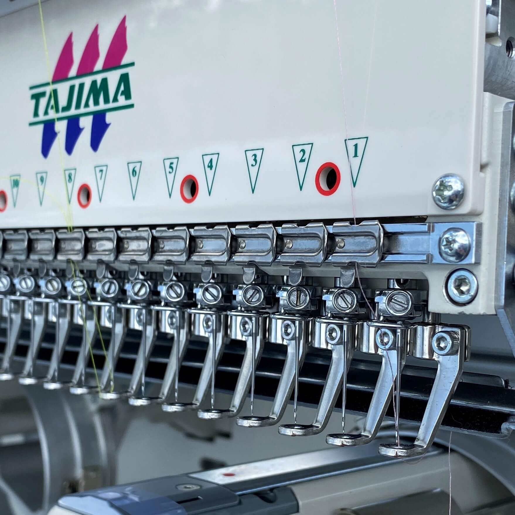 Tajima — głowice hafciarskie z bliska, park maszynowy Power Group